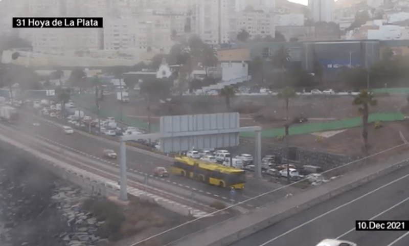 El atasco afecta a la Avenida Marítima de la capital grancanaria / TA